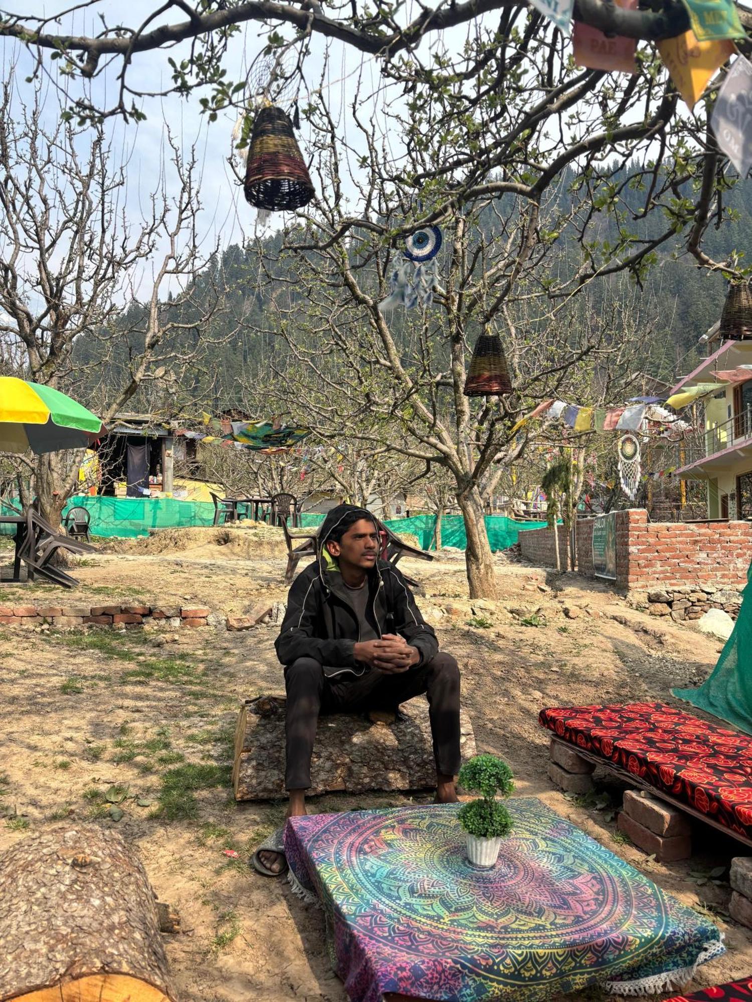 Shalom Guesthouse And Cafe Kalgha Buitenkant foto